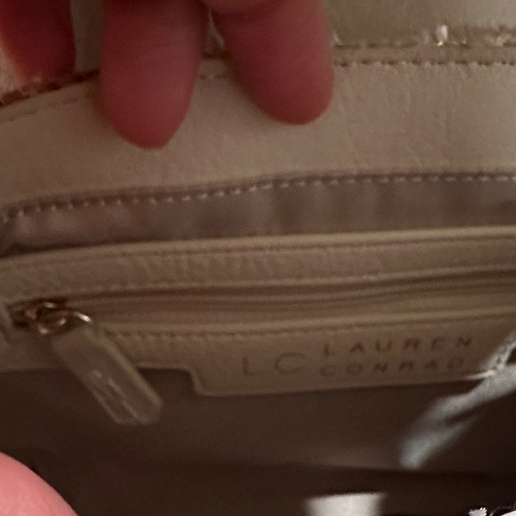 LC Lauren Conrad | Elegant Tweed Handbag with Chain Handle - Picture 8 of 16